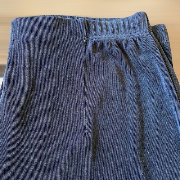 Chico's Travelers Fine Rib Pull On Elastic Waist Pants Black - Picture 3 of 9